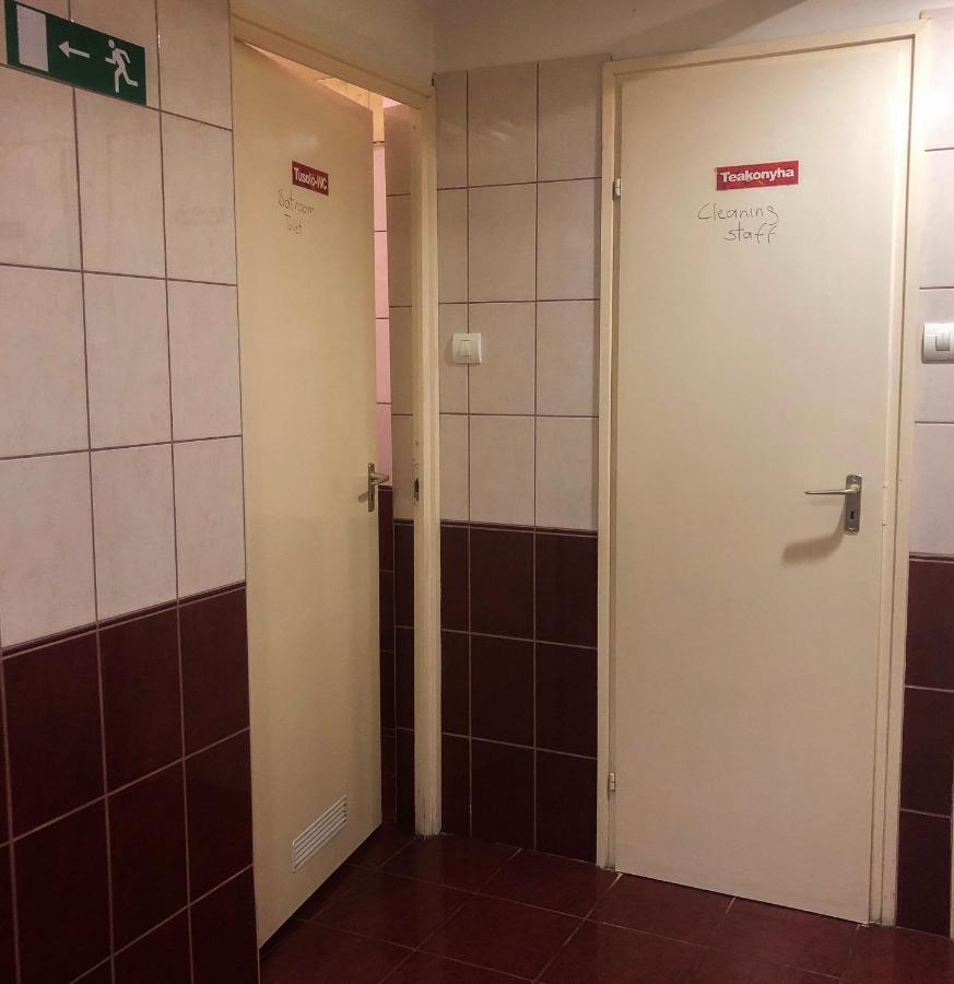 Whole Basement Former Pub3 For Bachelor / Bachelorette Party Budapesta Exterior foto