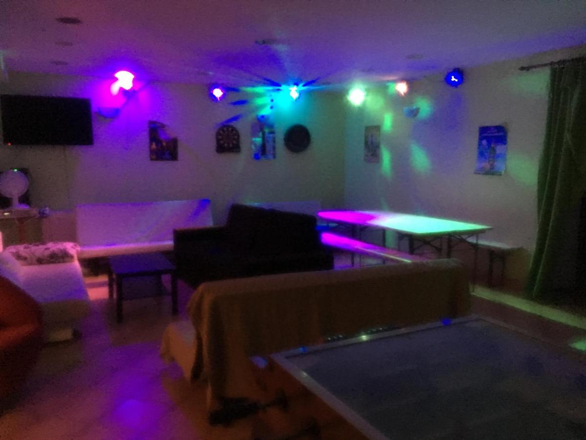 Whole Basement Former Pub3 For Bachelor / Bachelorette Party Budapesta Exterior foto