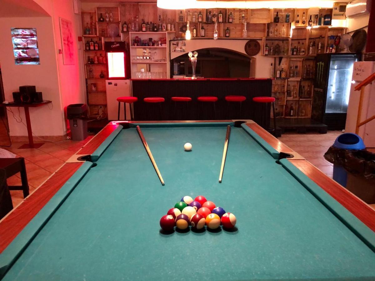 Whole Basement Former Pub3 For Bachelor / Bachelorette Party Budapesta Exterior foto