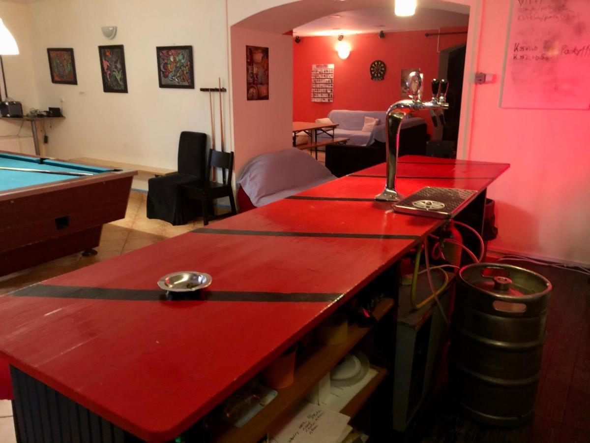 Whole Basement Former Pub3 For Bachelor / Bachelorette Party Budapesta Exterior foto