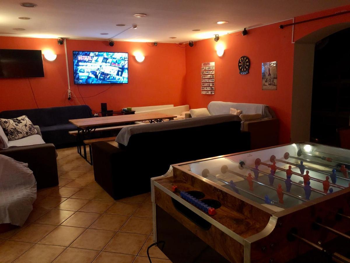 Whole Basement Former Pub3 For Bachelor / Bachelorette Party Budapesta Exterior foto
